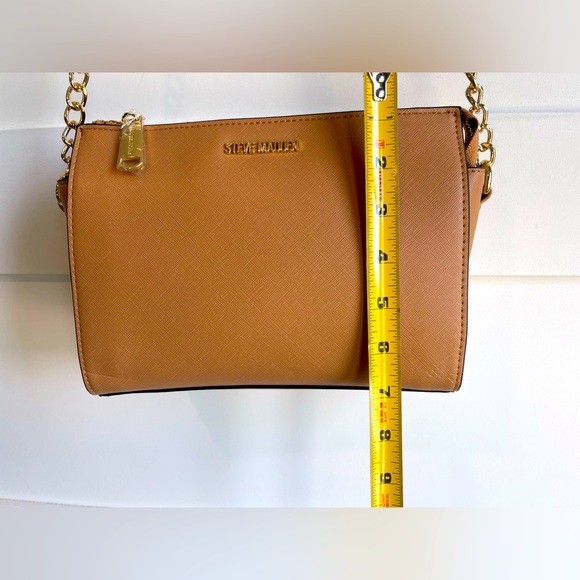 Steve Madden crossbody with gold hardware! - Picture 6 of 7
